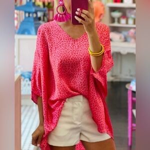PINK CHEETAH PRINT OVERSIZED DOLMAN SLEEVE V NECK TOP Size Small